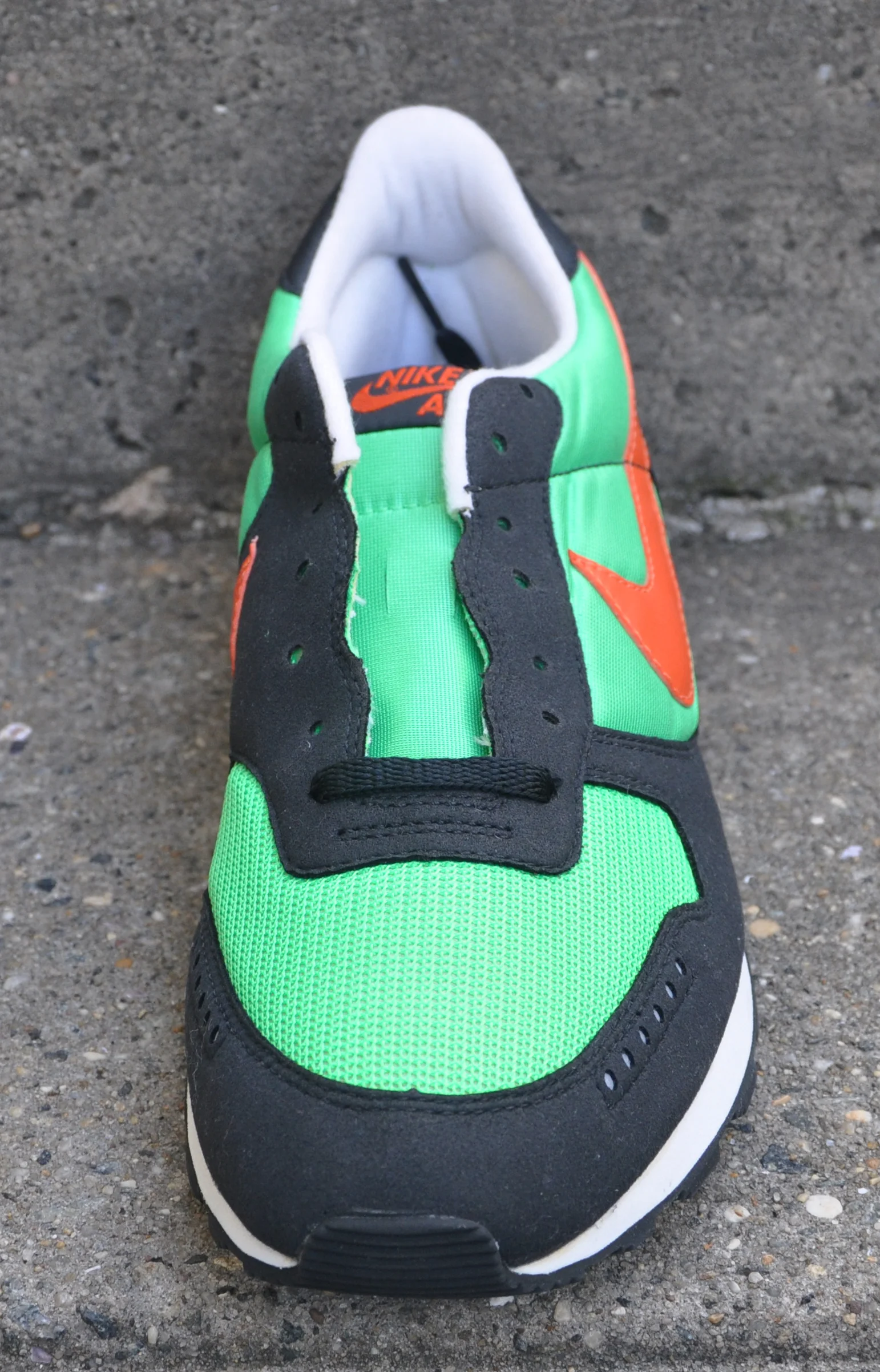 Nike Vector Greenspark, orange and black