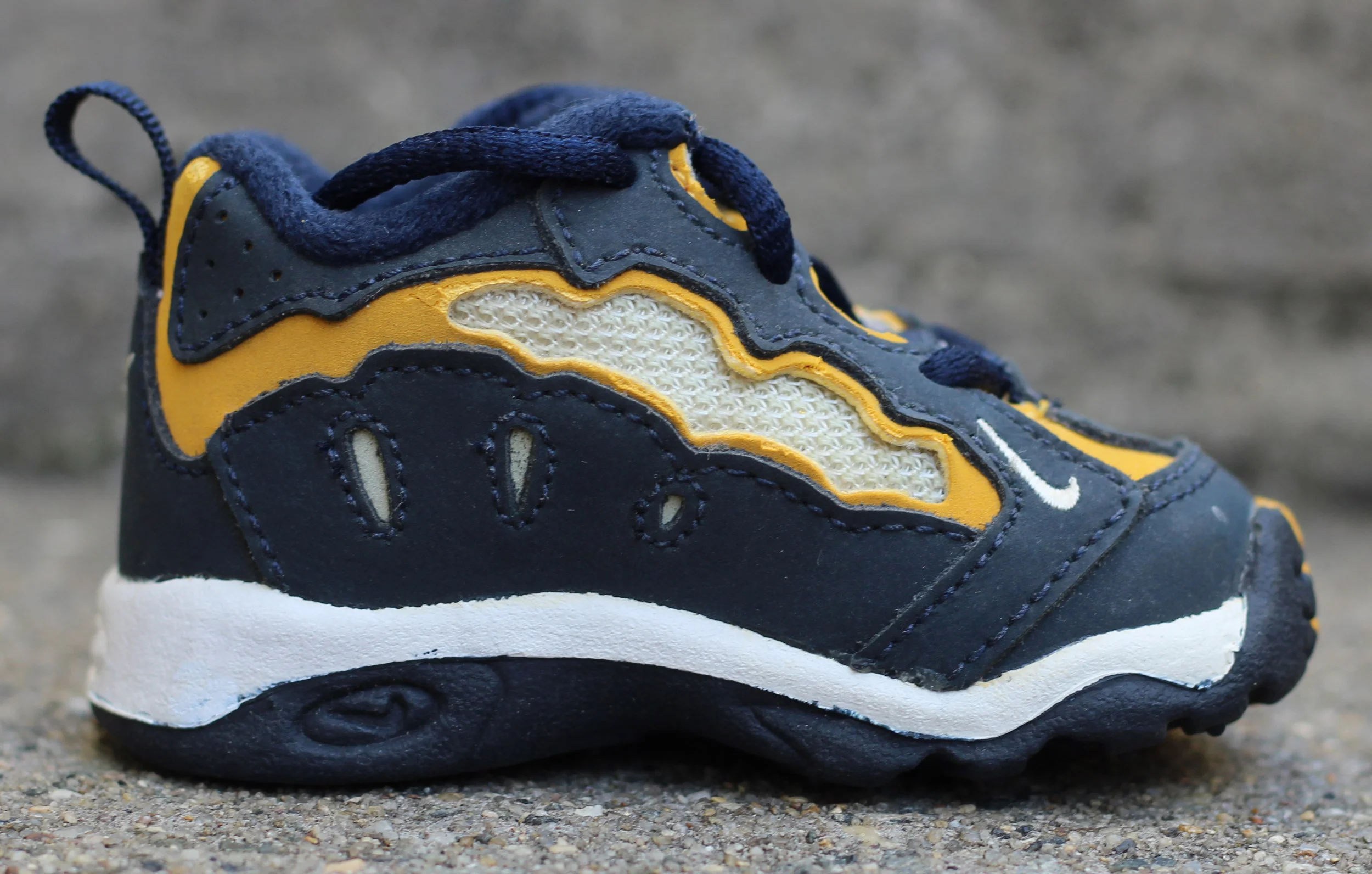 Baby Nike Trainer Blue and yellow