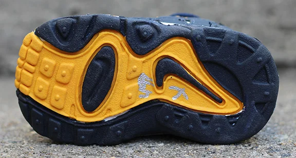 nike blue and yellow trainers