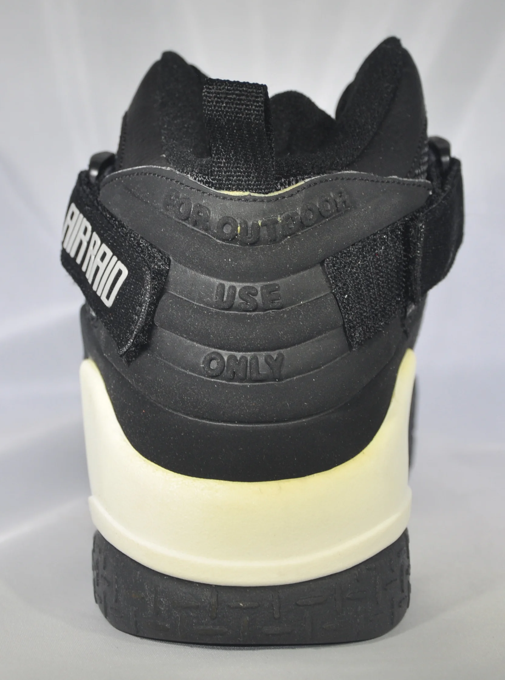 Nike Air Raid Black / Grey.