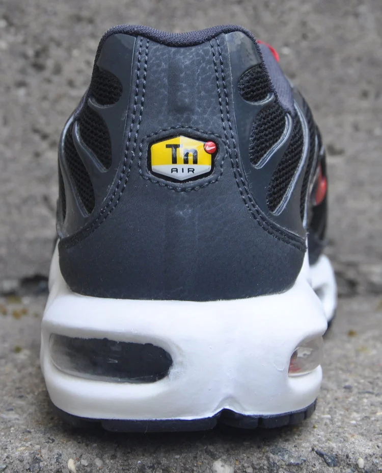 back+of+Nike+TN+.jpg
