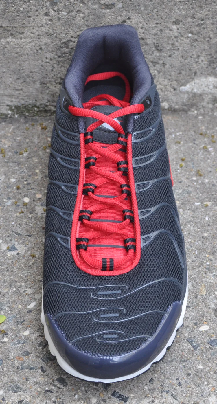 front+of+Nike+TN+black+red+.jpg