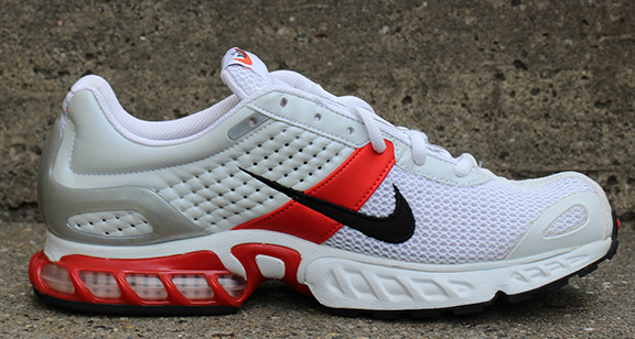 notification Saga axis Nike Air Zoom Miler White / Black / Red (Size 9) DS — Roots