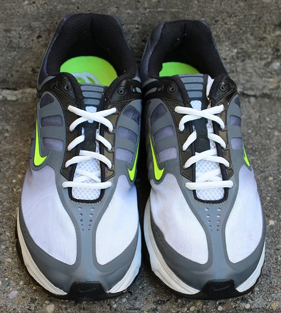 Nike Air Max Solas grey volt.