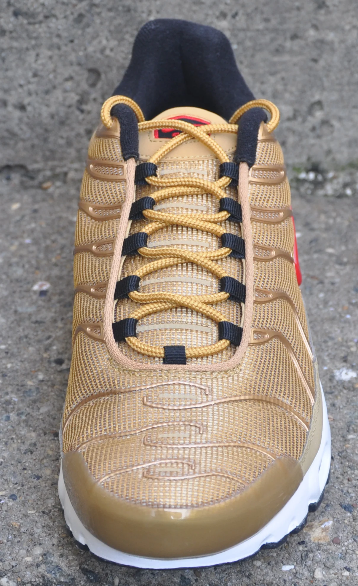 Nike Air Max Plus Metallic Gold