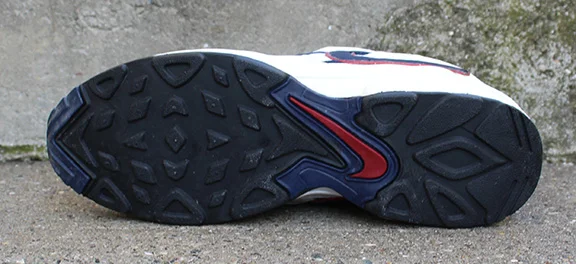 Nike Apprentice mid navy deep red.