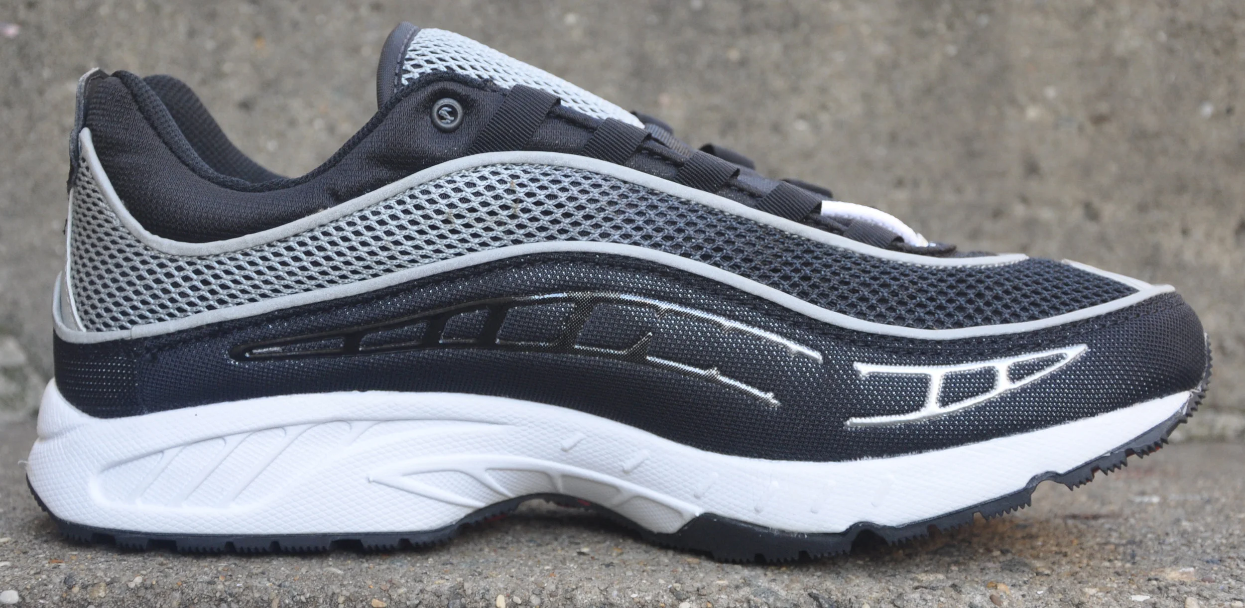 Nike Air Famished black, silver, and 3M