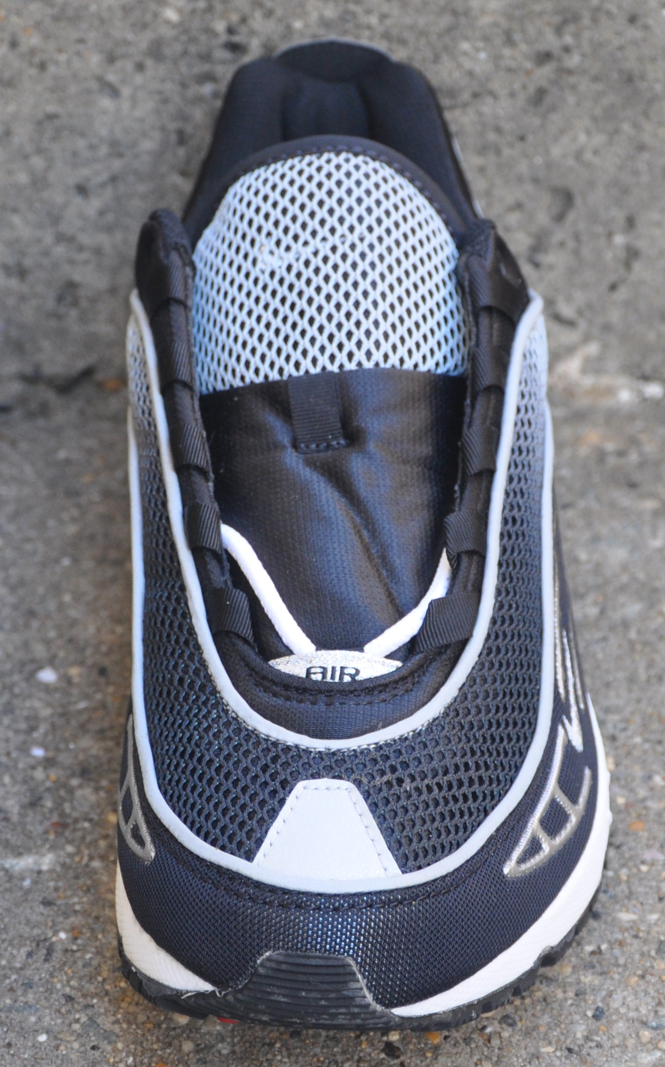 Nike Air Famished black, silver, and 3M