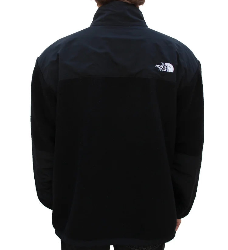 The North Face Denali Fleece black jacket.