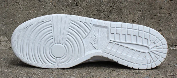 Nike Dunk Low Supreme white on white Seamless