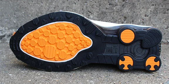 bottom of Nike R4 orange .jpg