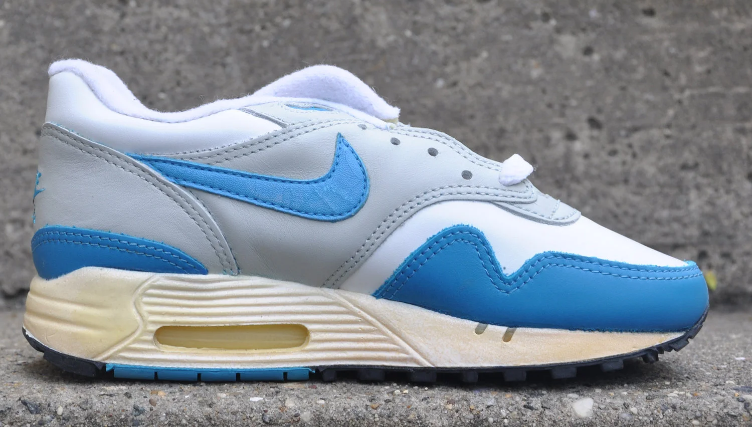 Kids Nike Air Max 90 Laser Blue (Size 5) DS — RootsBK