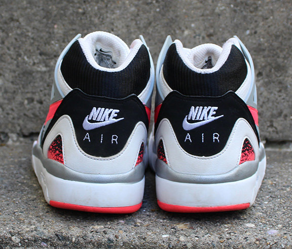 Nike Air Tech Challenge II GS White / Black / Hot Lava (Size 5.5Y) 2014 Release
