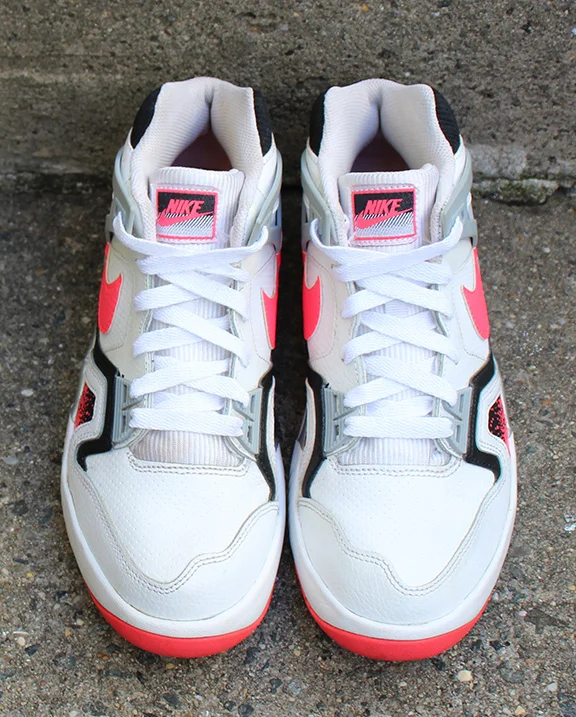 Nike Air Tech Challenge II GS White / Black / Hot Lava (Size 5.5Y) 2014 Release