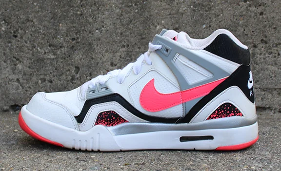 Nike Air Tech Challenge II GS White / Black / Hot Lava (Size 5.5Y) 2014 Release