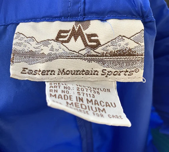 Vintage Eastern Mountain Sports blue and green zipaway windbreaker pants