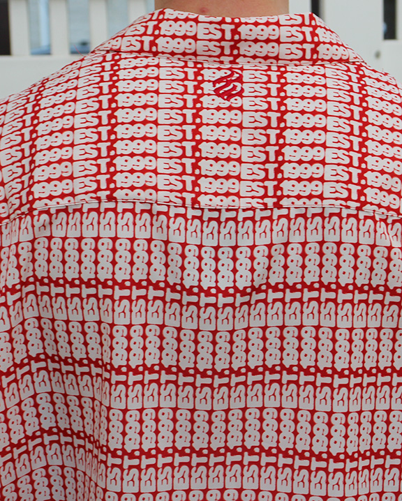 Vintage Rocawear Red White All Over Print Short Sleeve Button Down (Size XXL) NWT — Roots Vintage Rocawear Red White All Over Print Short Sleeve Button Down (Size XXL) NWT — Roots