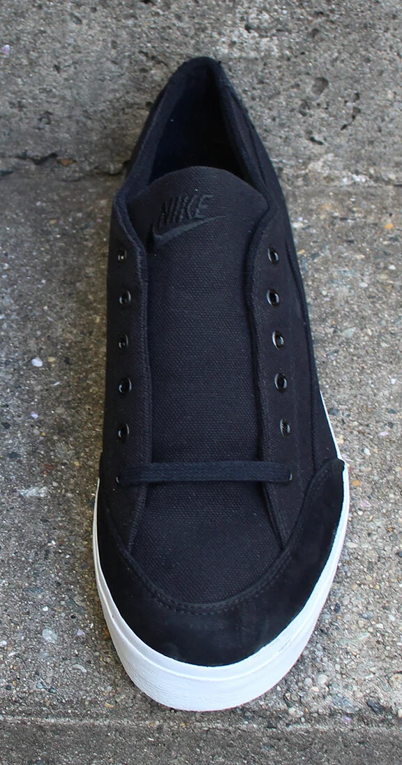 Vintage Nike Black / White Canvas GTS Sneakers DS