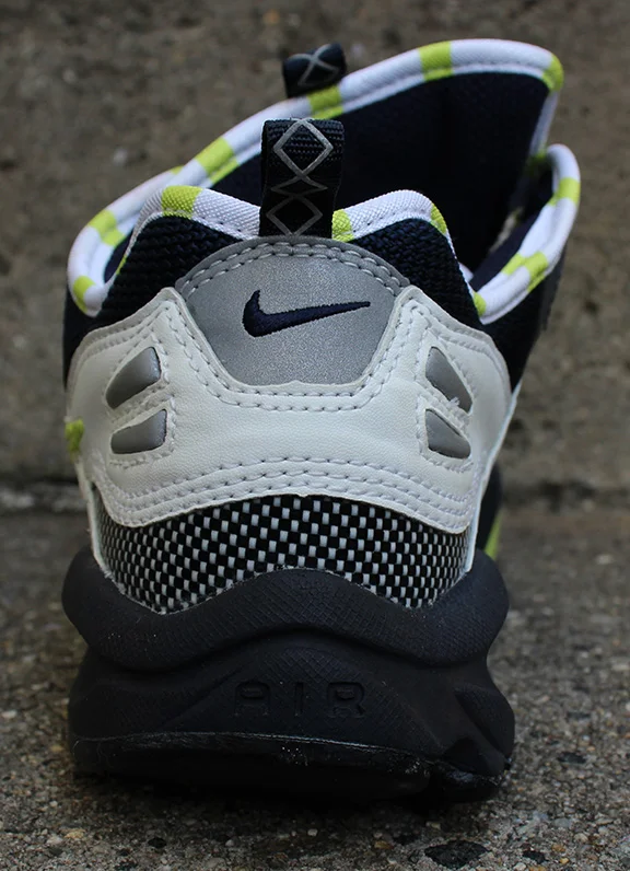 Nike Air Terra Central Obsidian / Lime / White