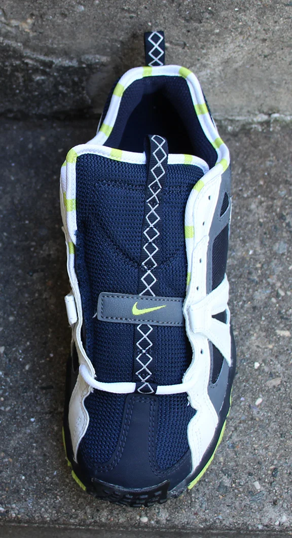 Nike Air Terra Central Obsidian / Lime / White