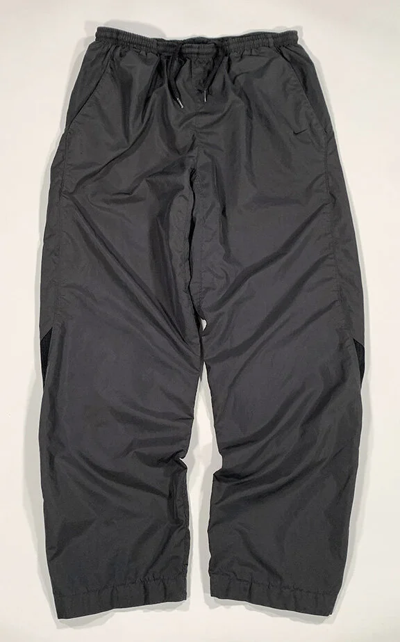 front of nike windbreaker pants .jpg