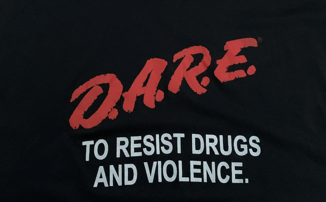 Vintage 90s D.A.R.E To Resist Drugs And Violence t shirt