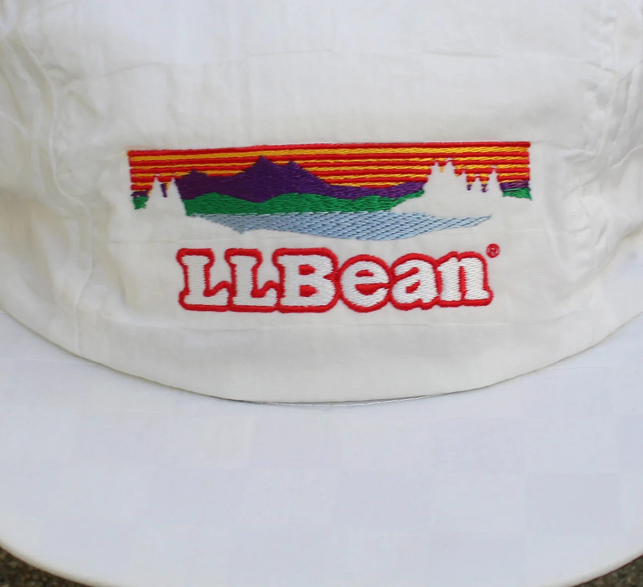 Vintage 90s LL Bean Checkered white hat.