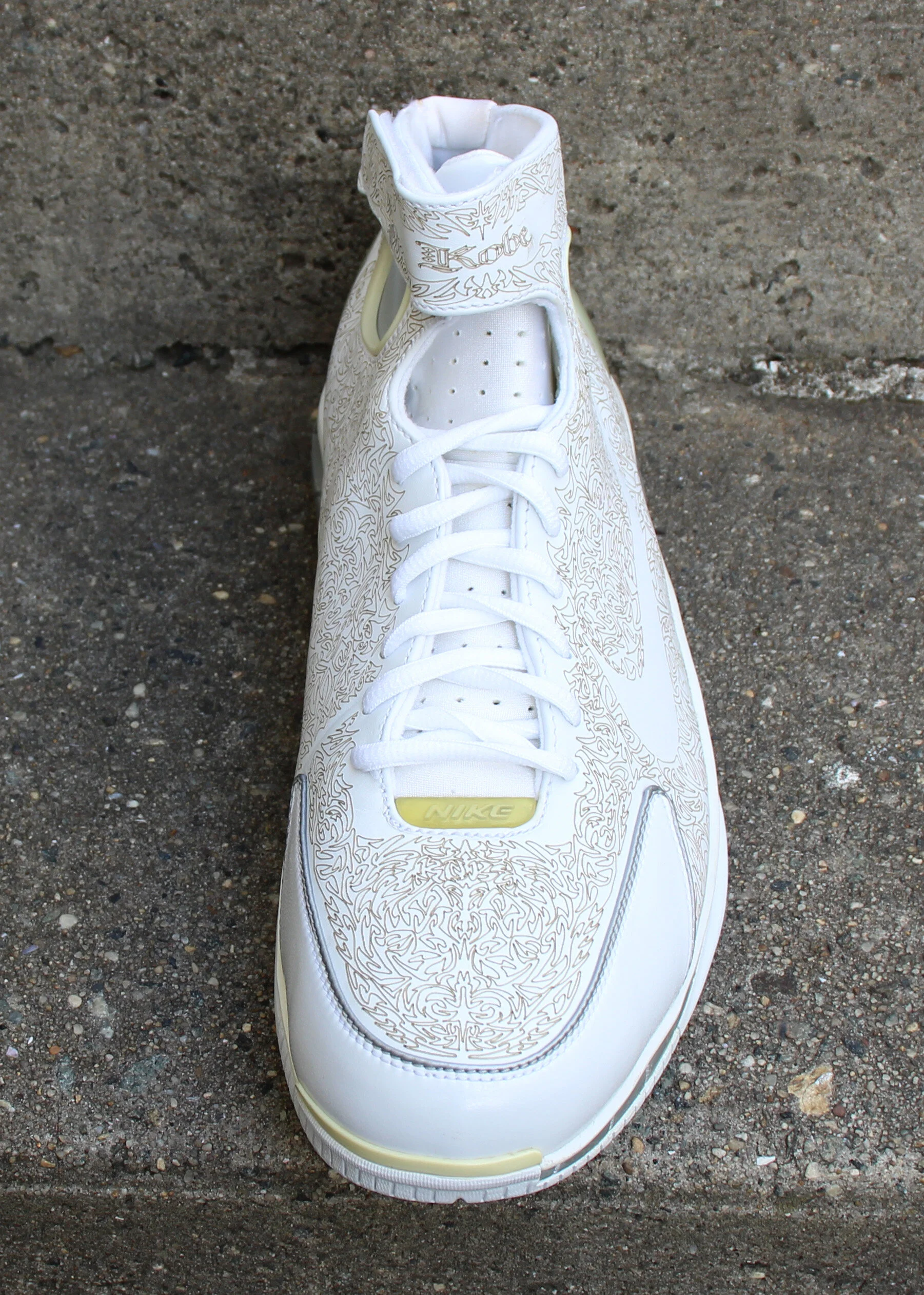 front of nike kobe huarache 2k4.jpg