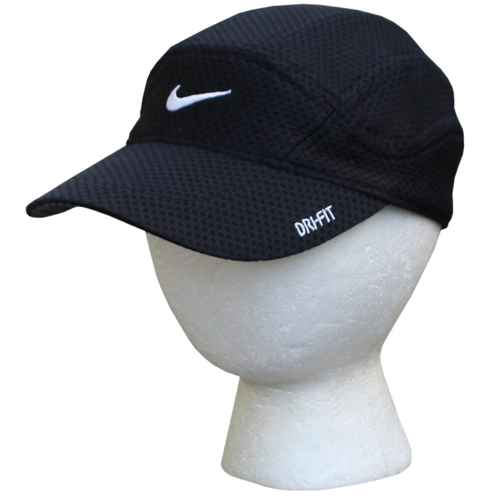 corriente residuo cáscara Nike Dri Fit Tailwind Black / White Hat NWT — Roots