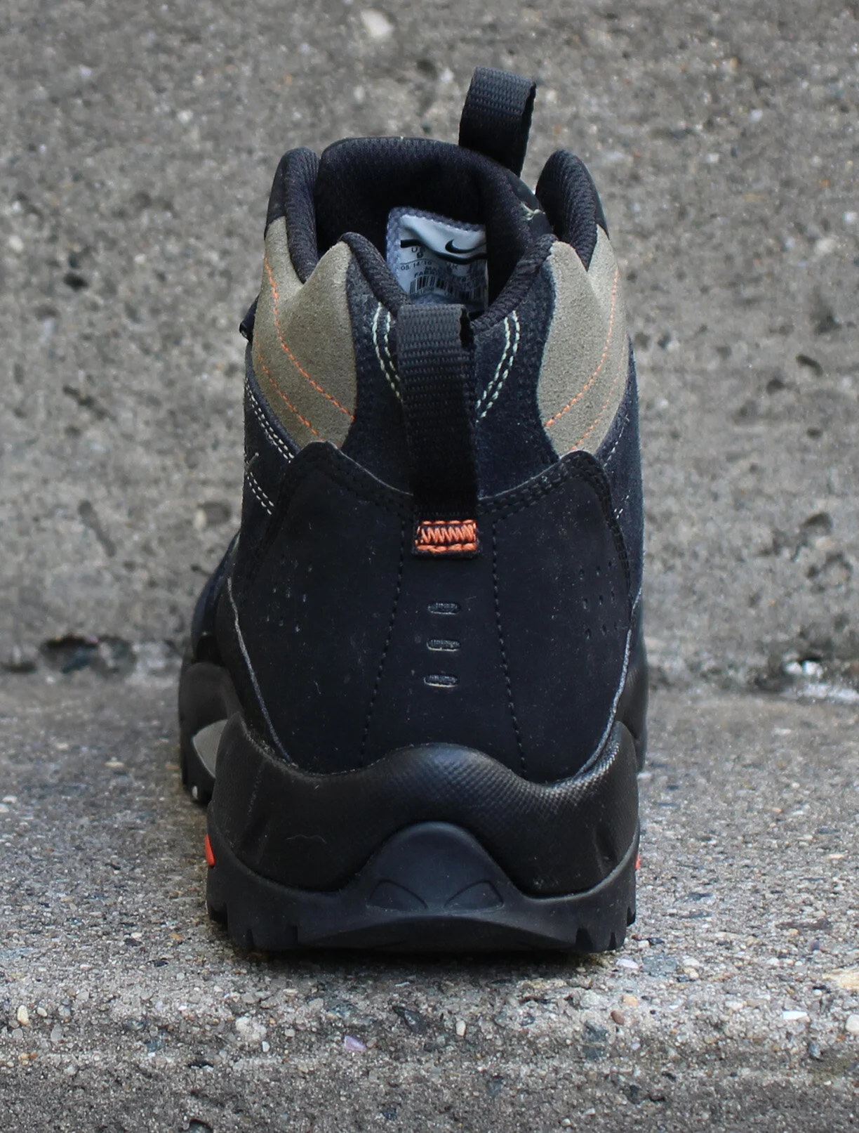 back of Nike salboiler mid .jpg