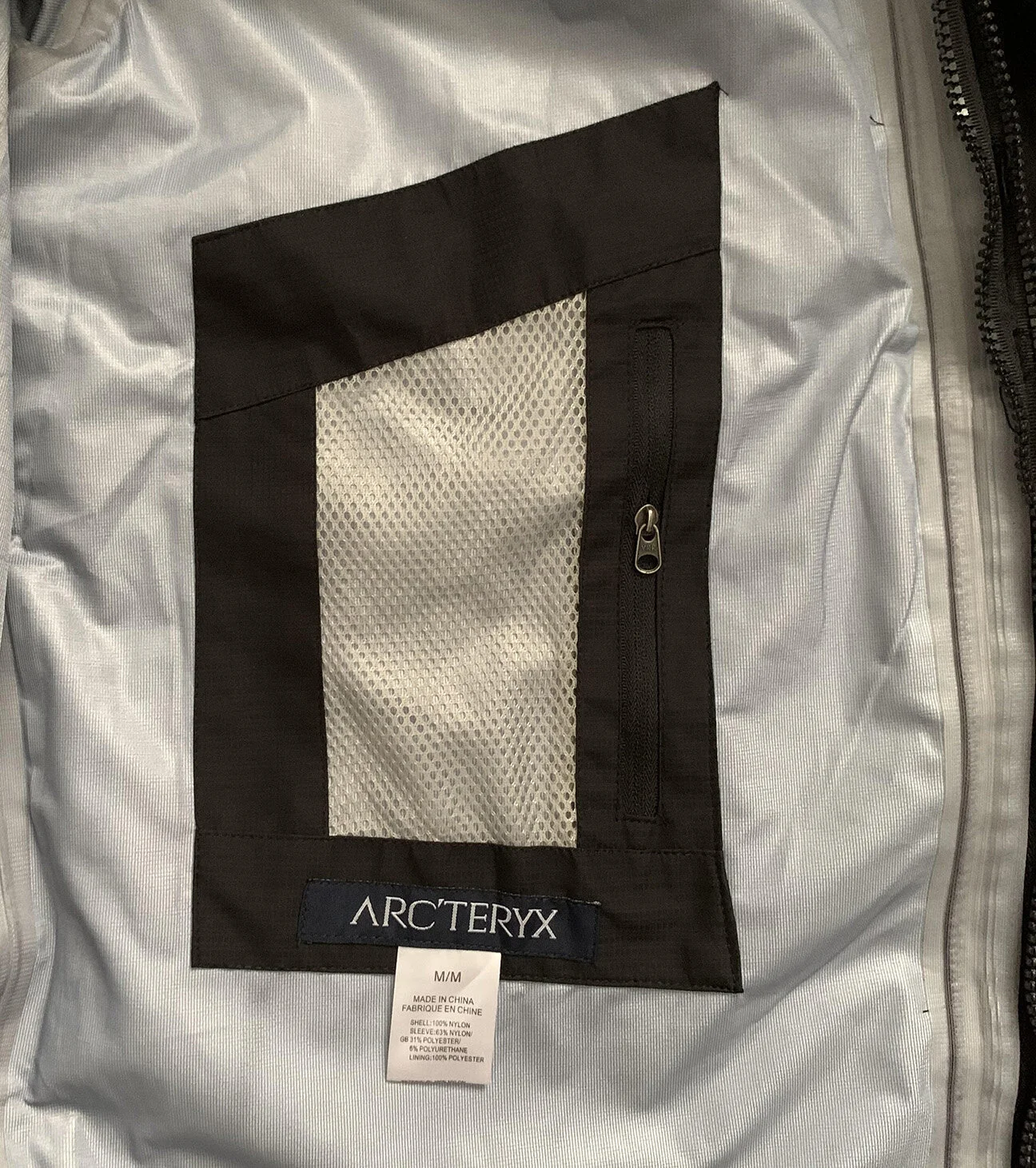 Arc’teryx Gore-Tex 2 in 1 jacket