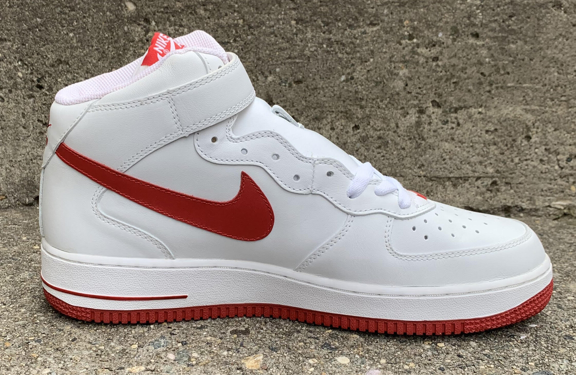 nike air force 1 mid white red