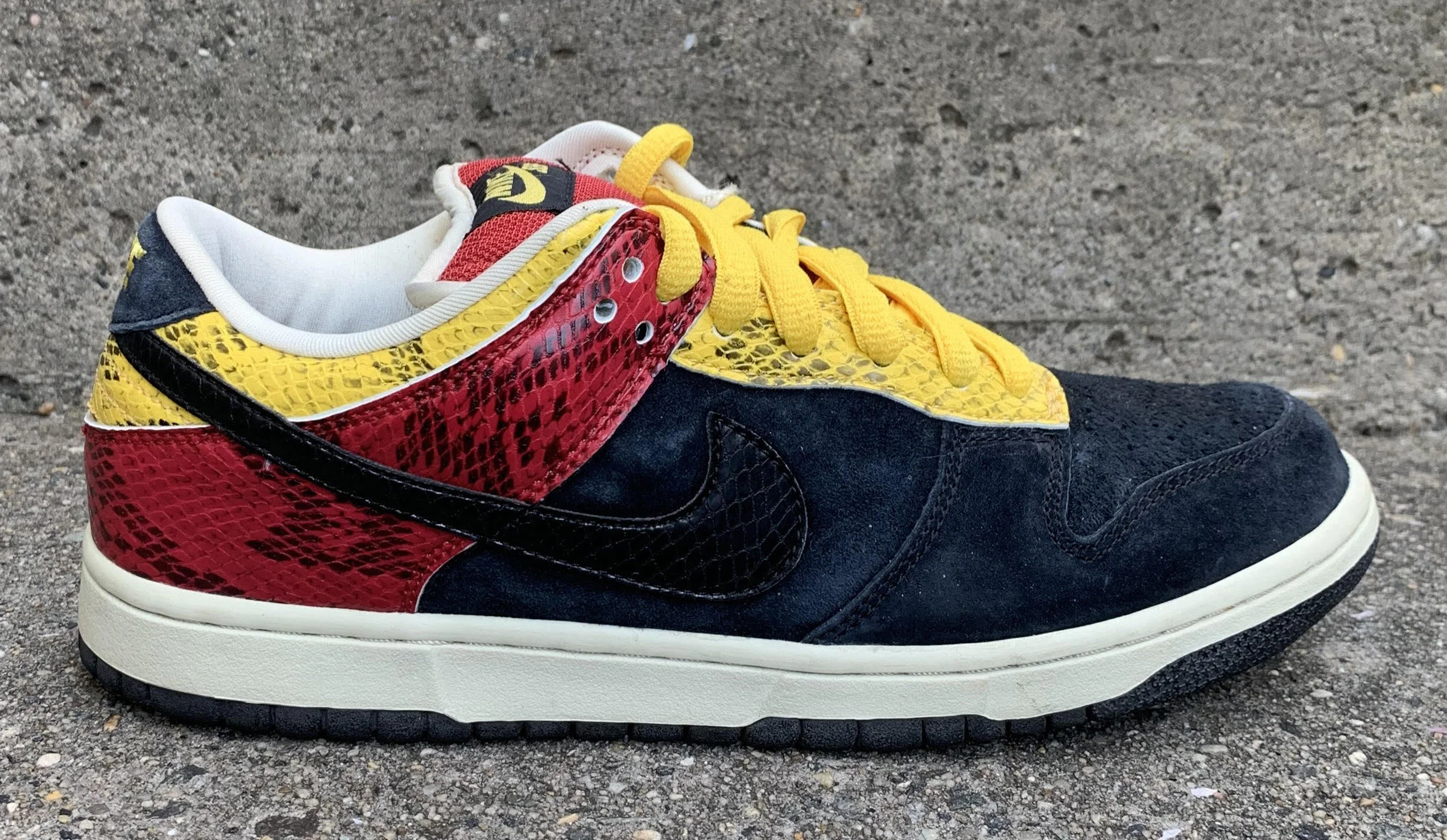 Nike Dunk Low Premium SB Bright Goldenrod / black Coral Snake