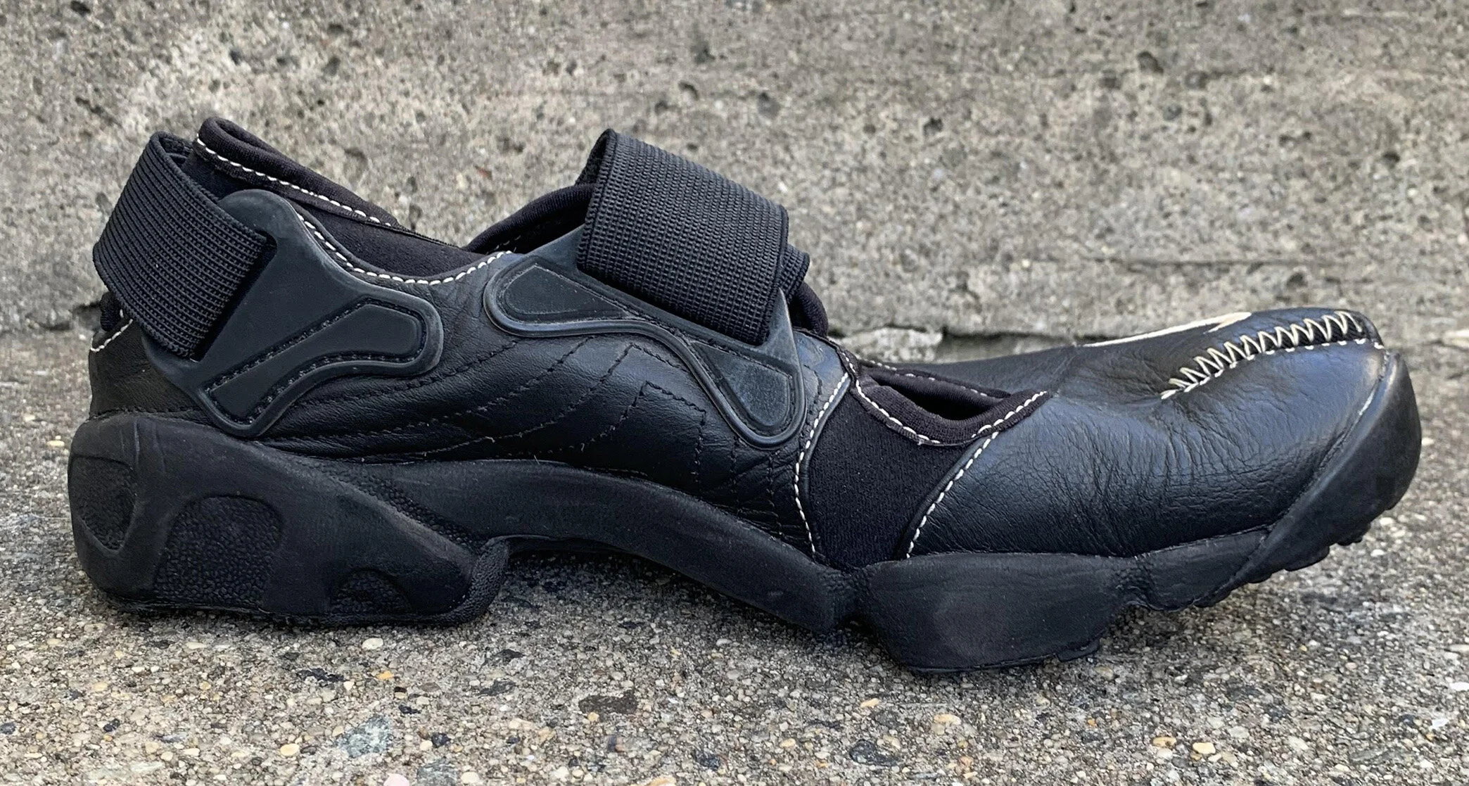 Nike Air Rift Leather B Black / Chino (Size 10) DS — RootsBK