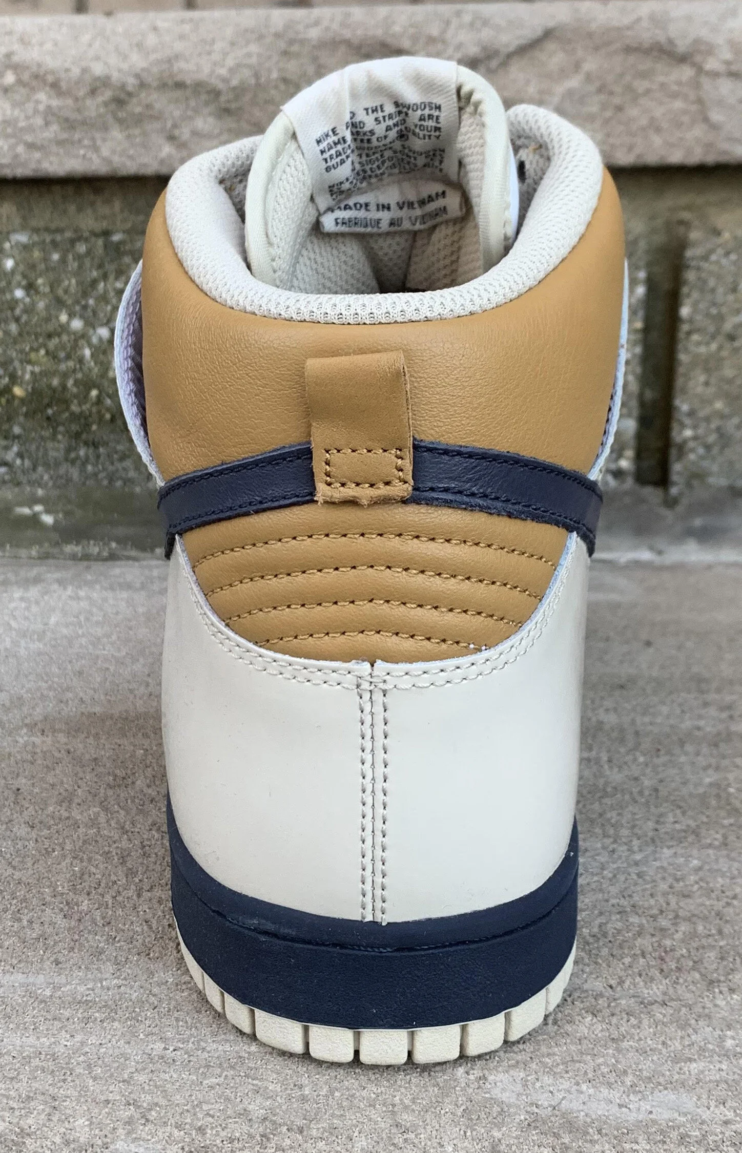 Nike Dunk High Premium White / Obsidian / Net Wheat.