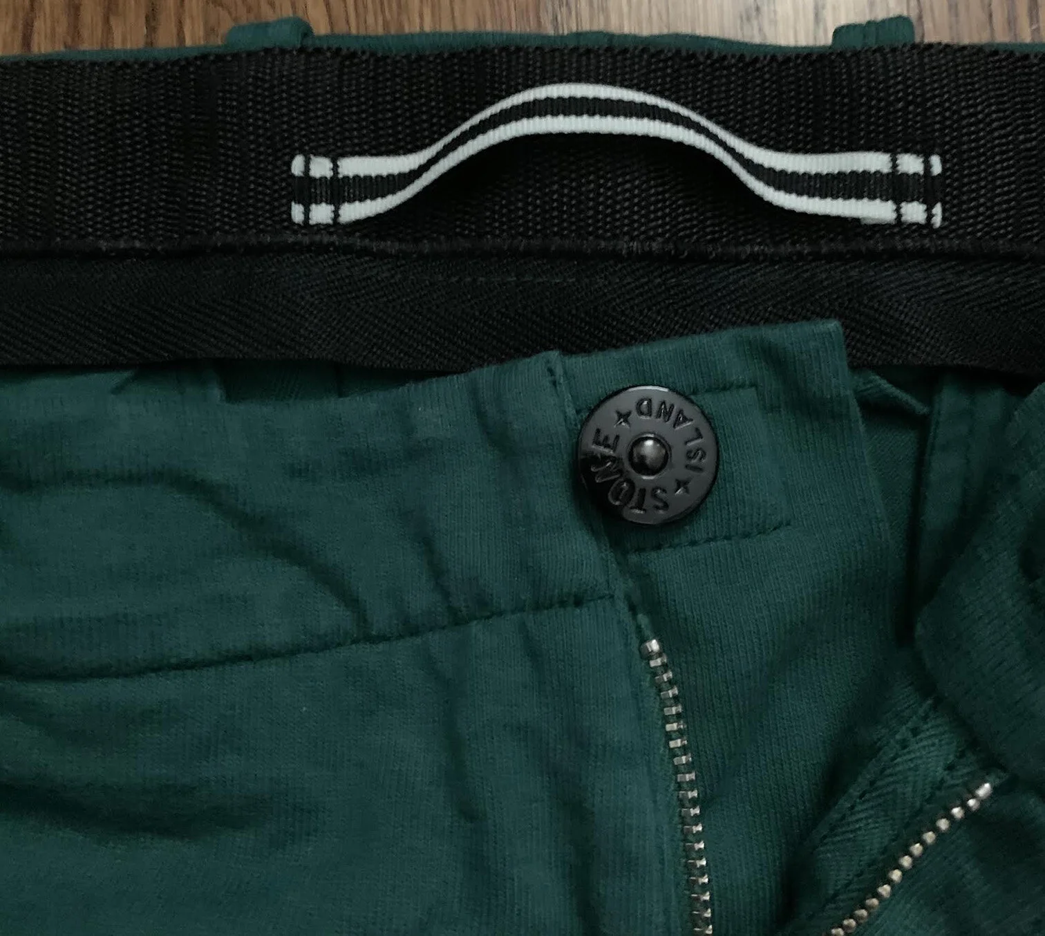 stone island button .jpg