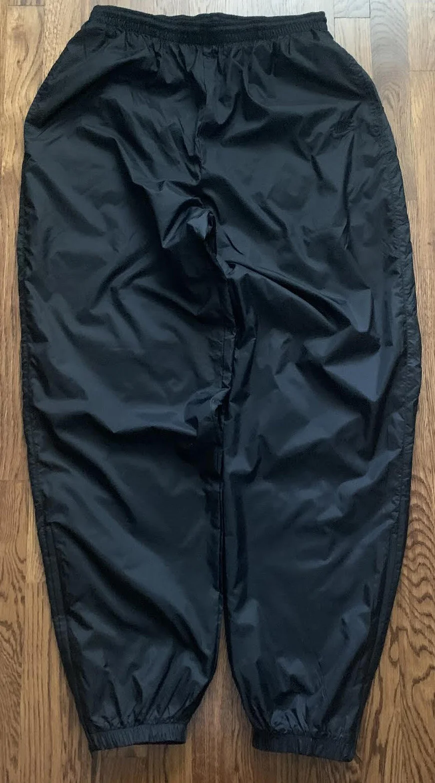 back of nike wind pants .jpg