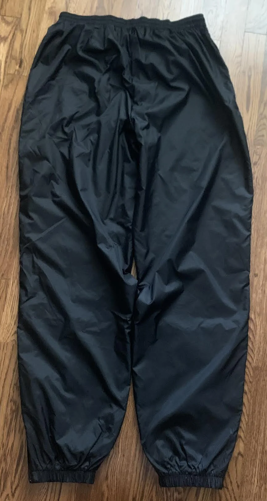 front of nike wind pants .jpg
