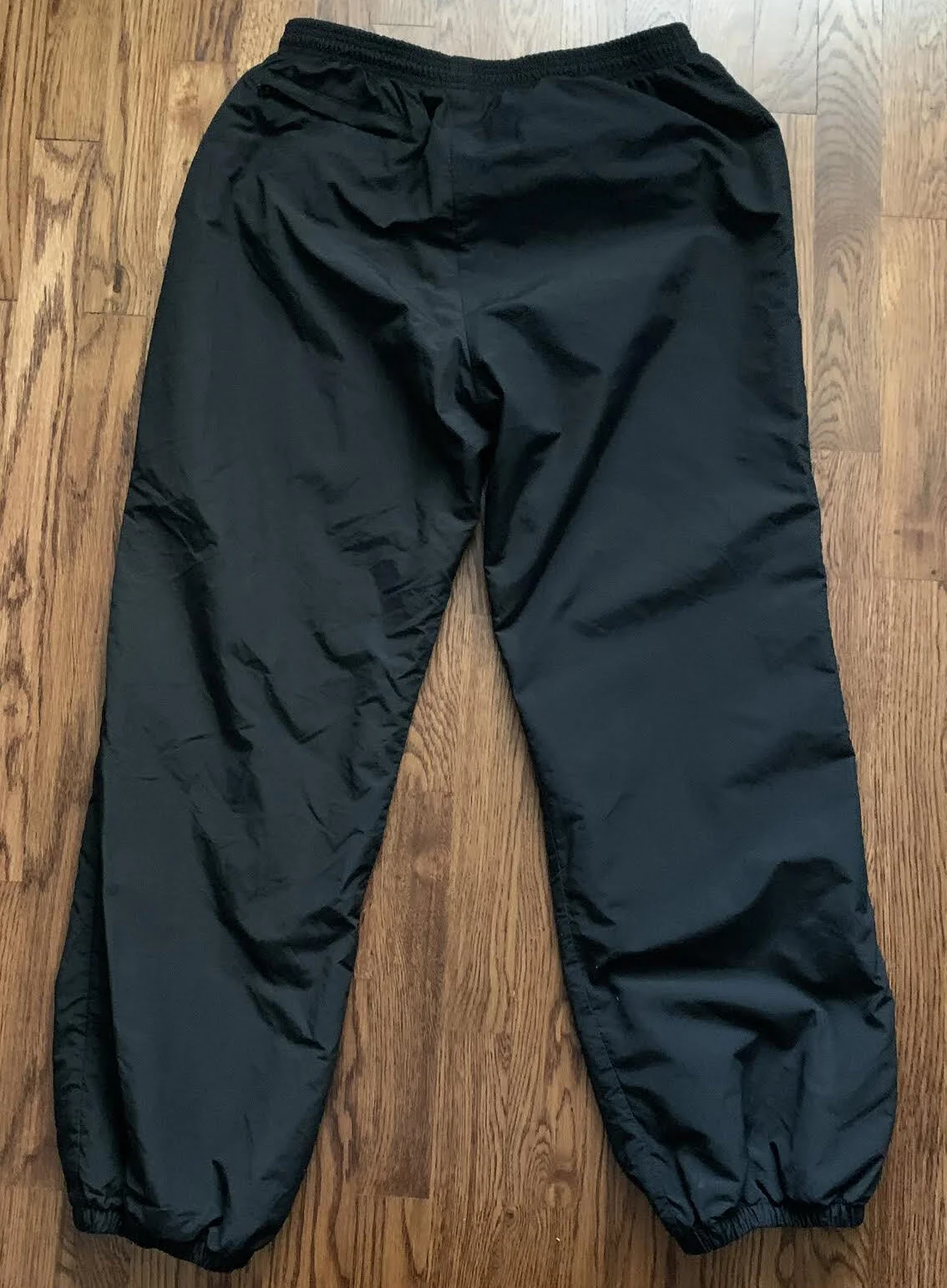 Women’s 90s Vintage Gore-Tex branded black pants.