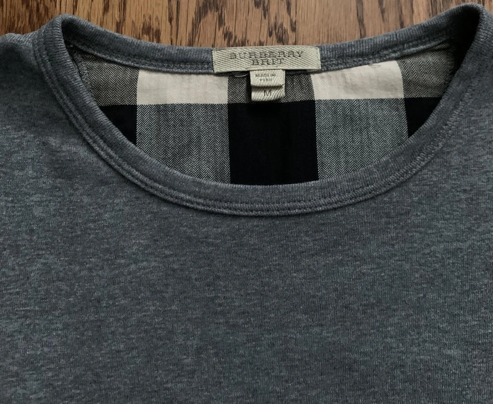 burberry tag .jpg
