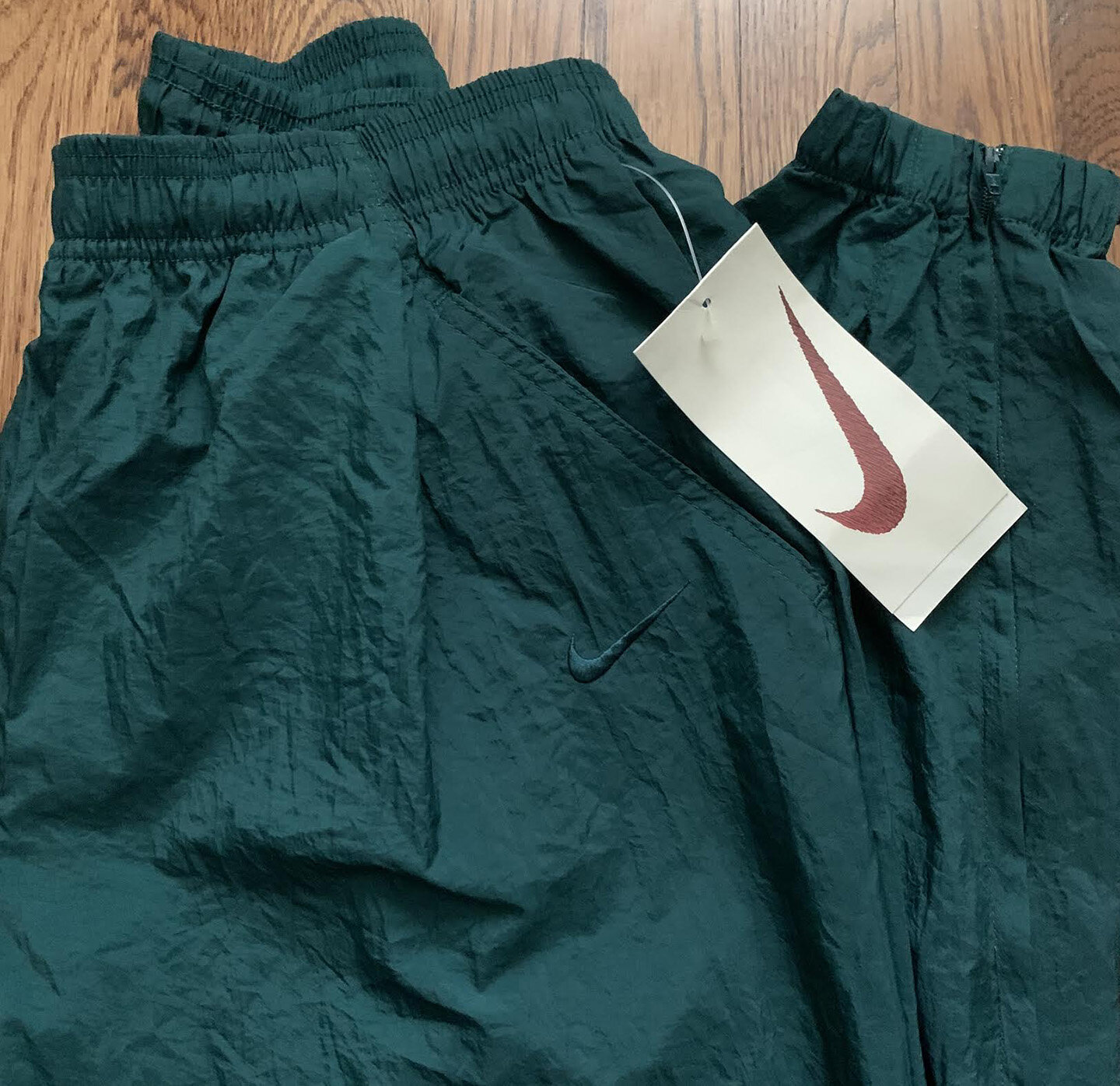 Vintage Nike Forest Green Windbreaker Pants (Size L) NWT — Roots