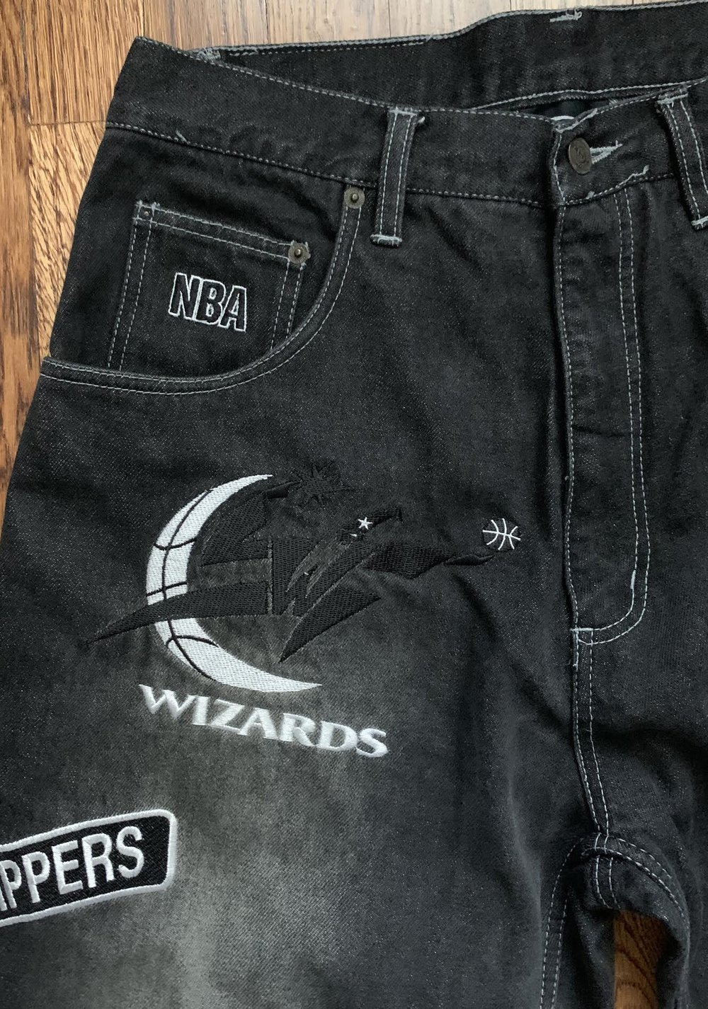 Vintage UNK NBA Logo Black Jeans (Size 32) — RootsBK