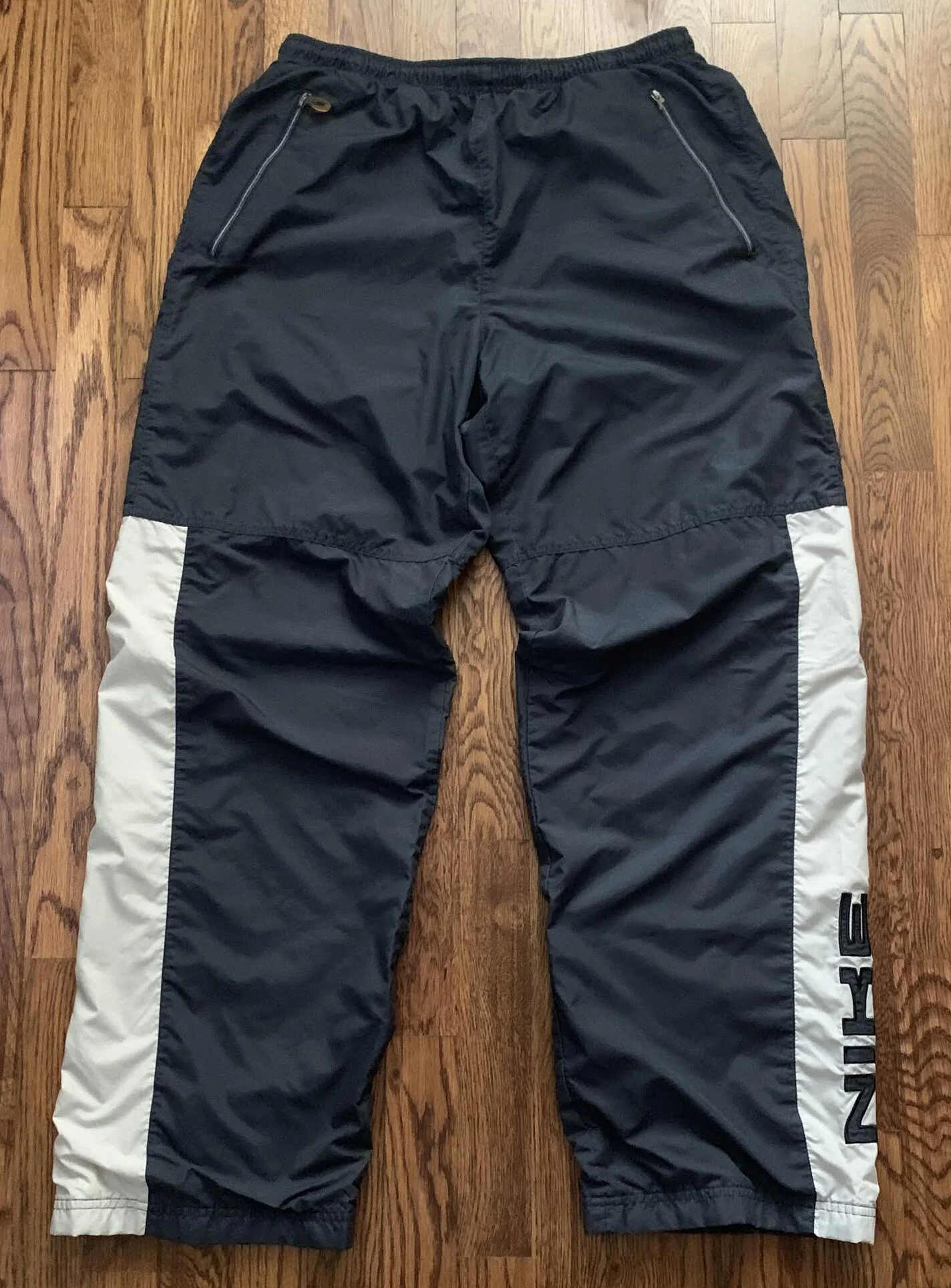 Vintage Nike Spell Out Grey and white pants