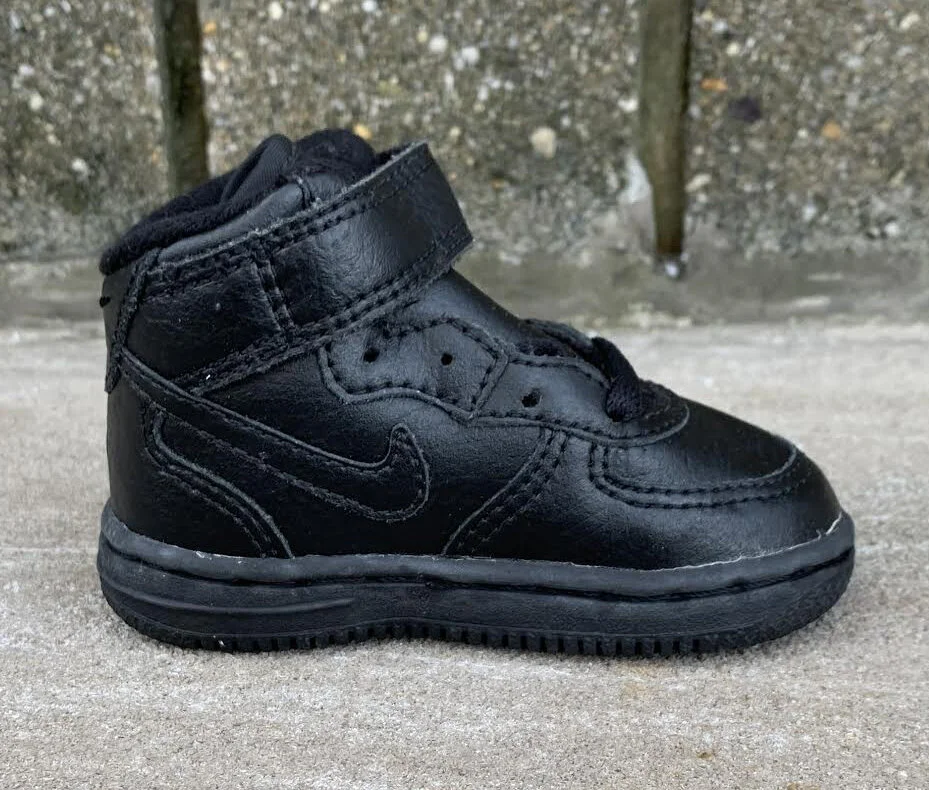 Baby Nike Air Force 1 SC Mid black on black.