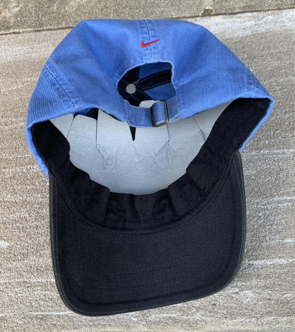 inside of nike cap .jpg