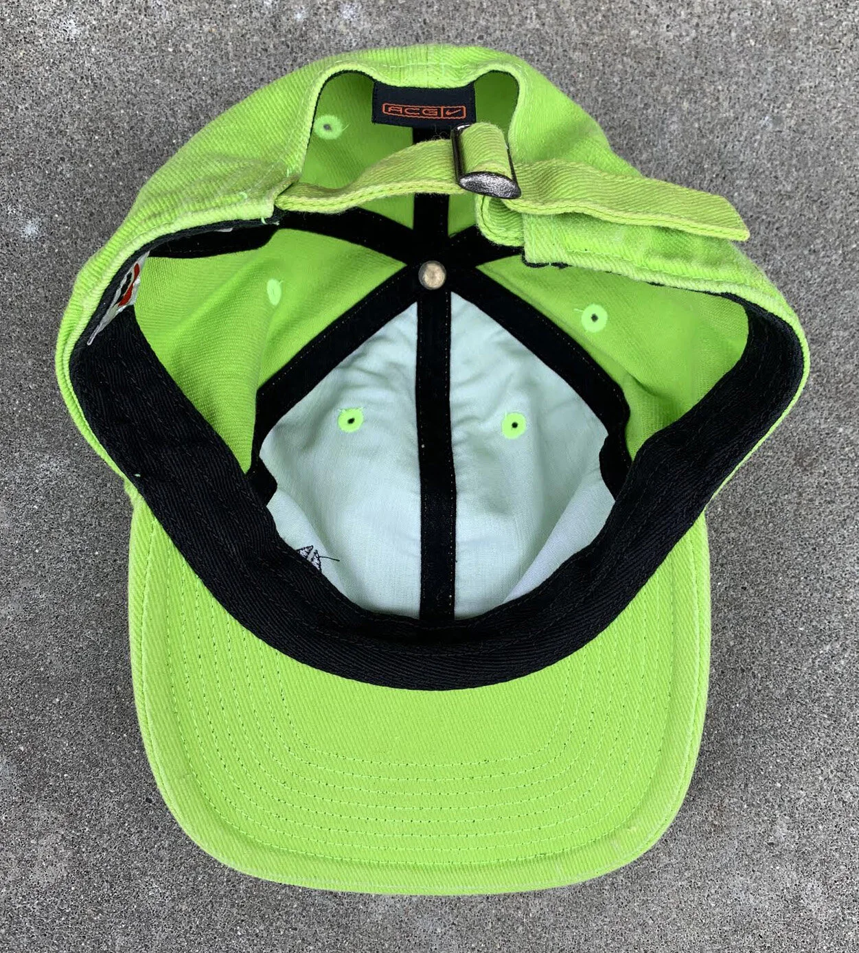 Vintage 90s Nike ACG light green hat.