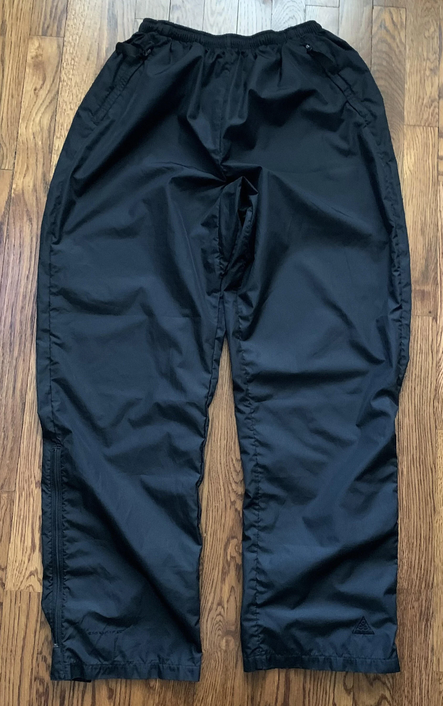 front of nike acg pants .jpg