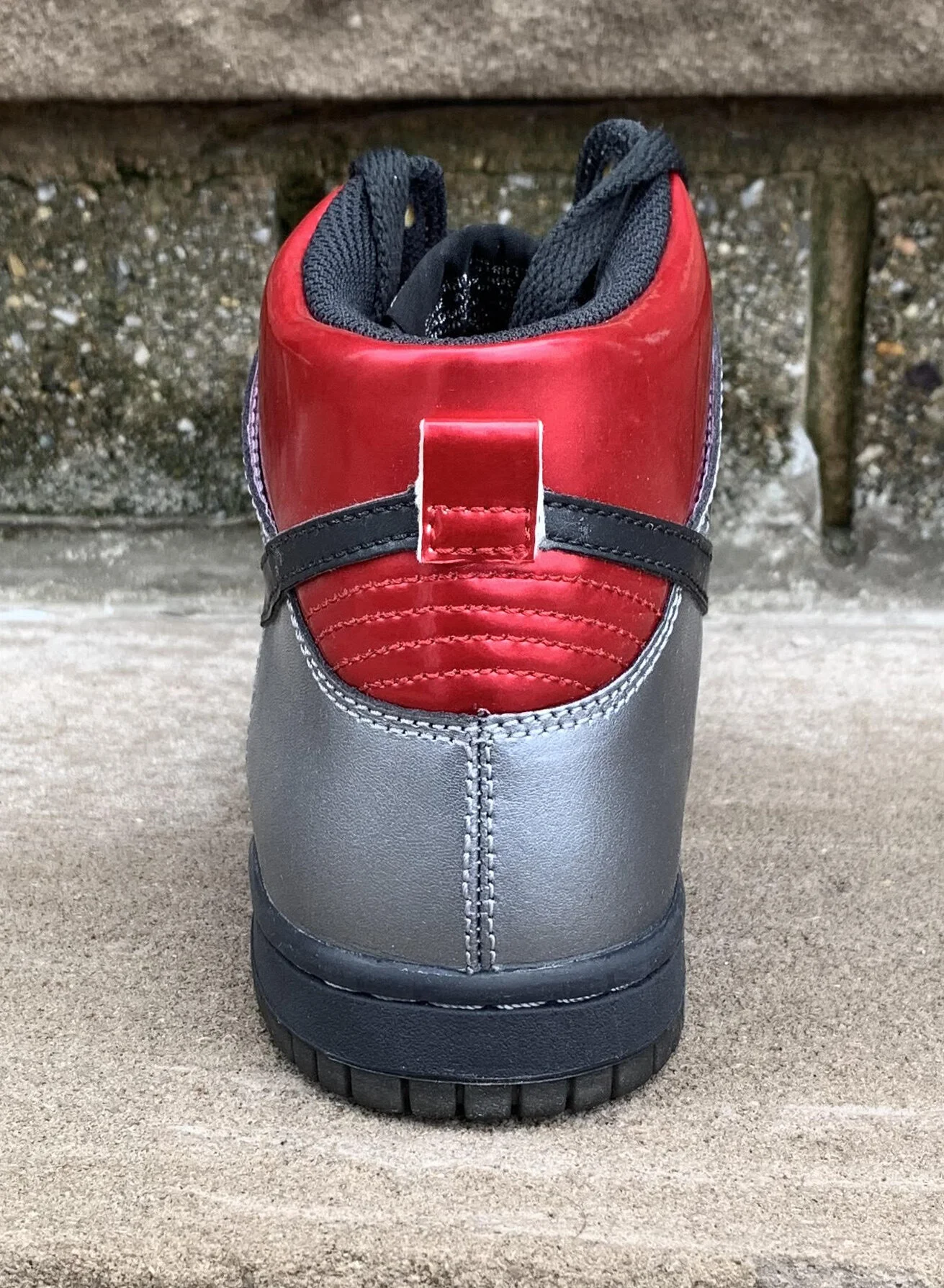 Kids Nike Dunk High Metallic Grey, Anthracite Concord.