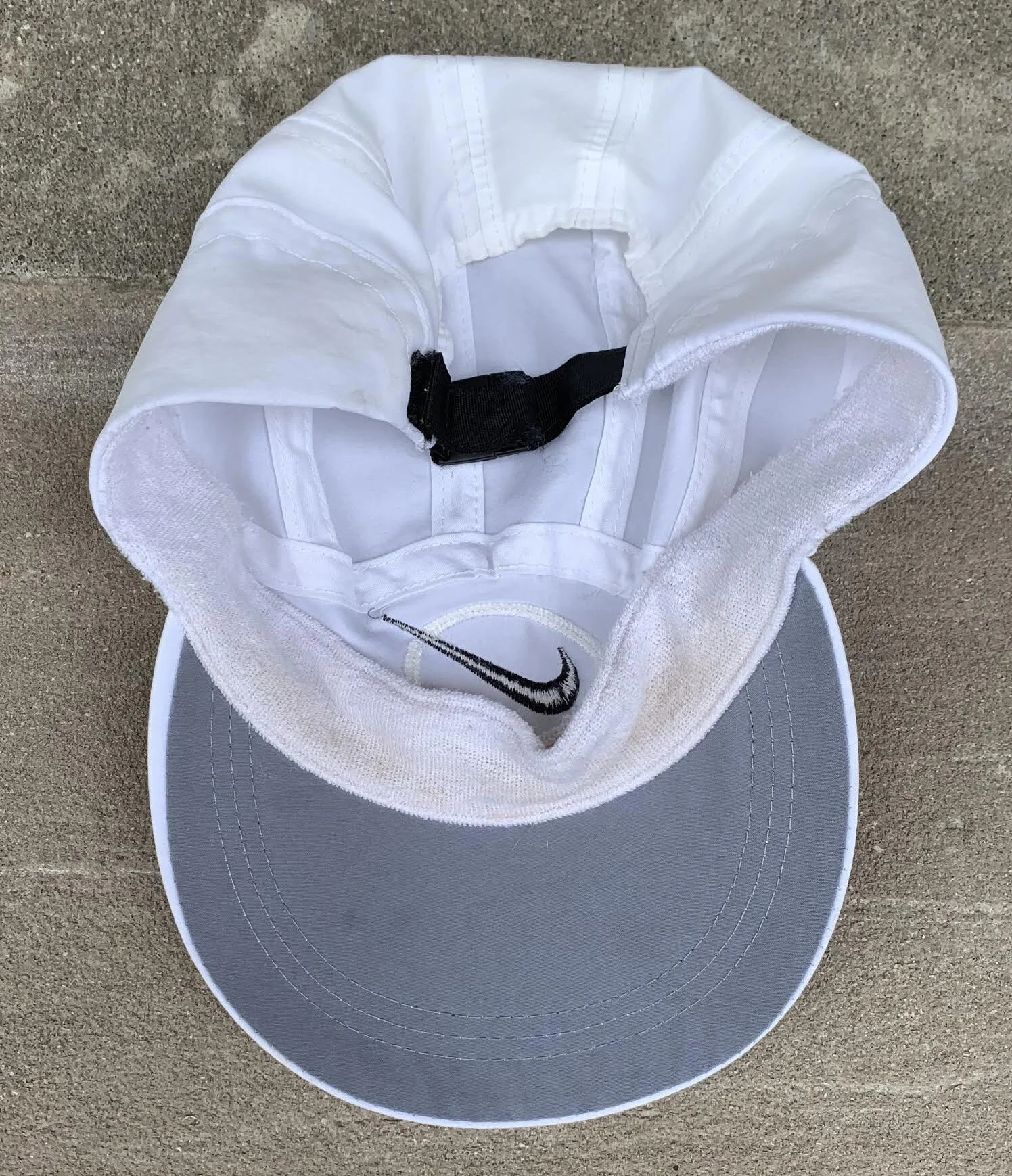 Vintage Nike Tailwind White and Grey Strapback