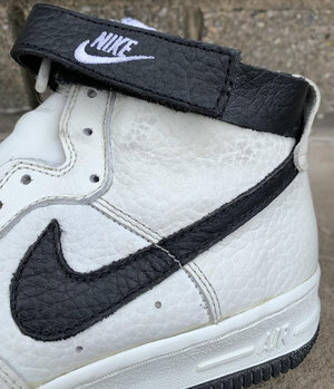 Kids Nike Air Force 1 High White / Black (Size 5) DS — Roots
